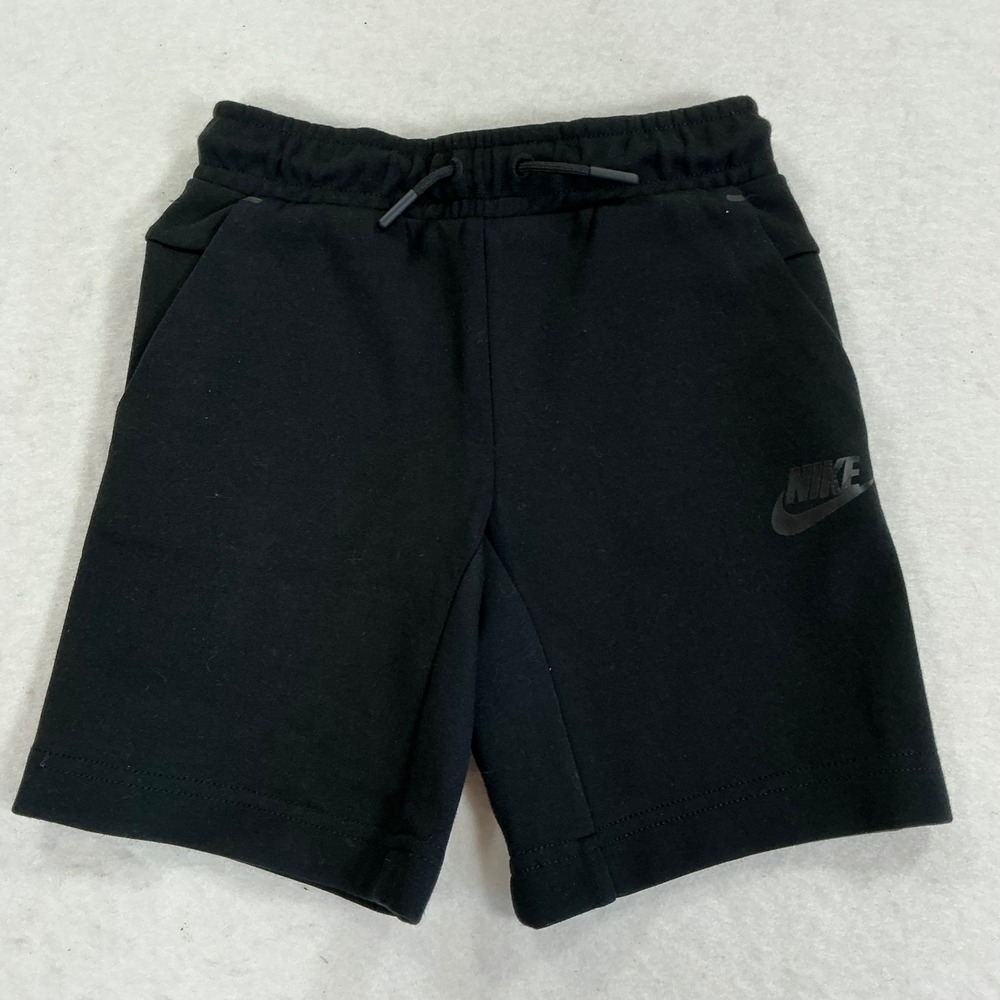 Nike Boys Tech Fleece Shorts Black 86H593-023 Size 5 4-5 Yrs NWT